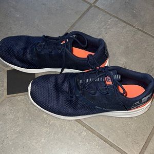 New Balance mens sneakers size 11.